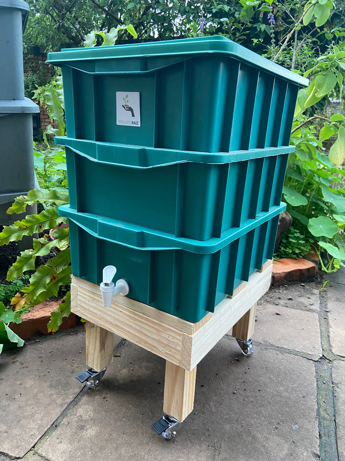 Kit de Compostagem Pequeno com rodízios