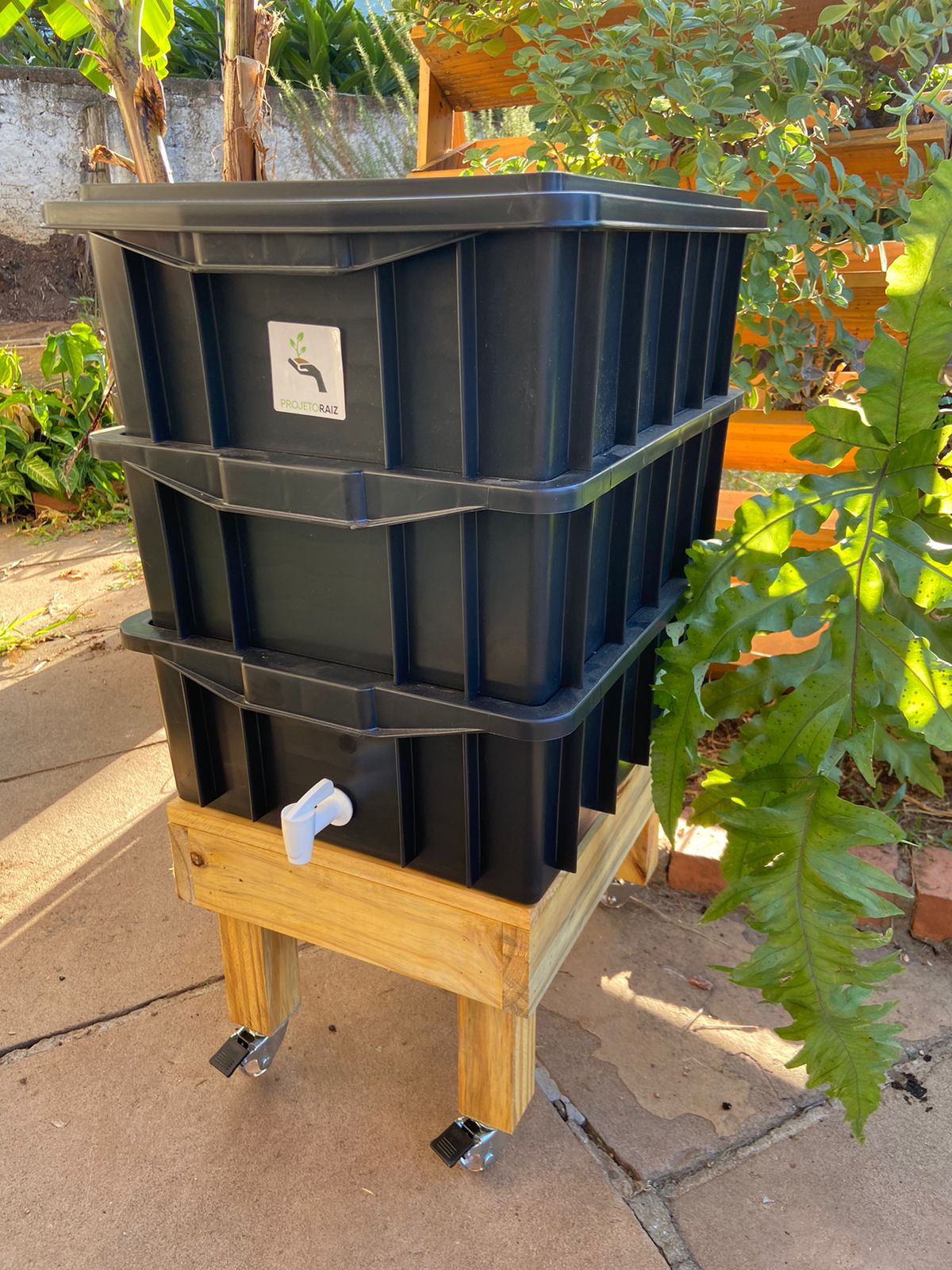 Kit de Compostagem Pequeno com rodízios