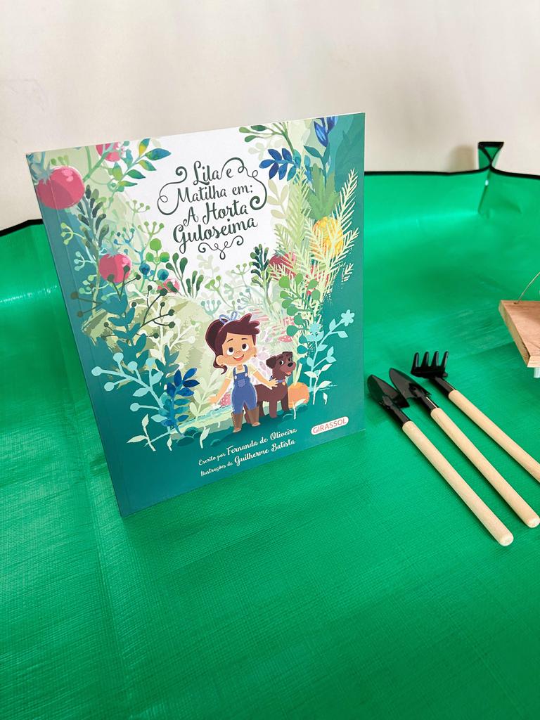 Kit Infantil: Horta Vertical + Livro infantil + kit jardinagem